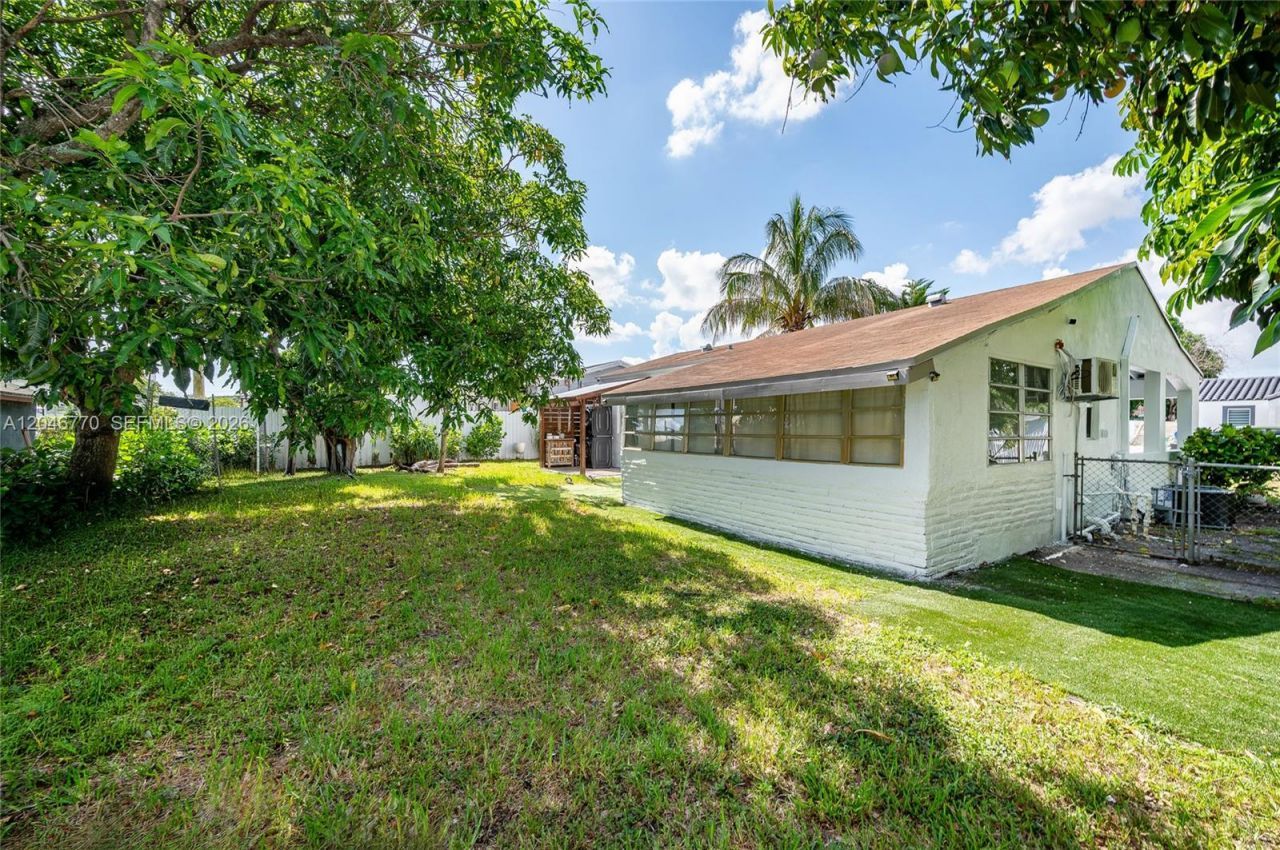 2371 NW 85th St , Miami, FL 33147 Photo