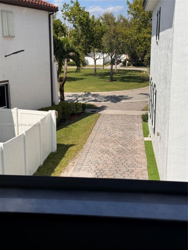 16934 SW 92nd St Cir , Unit Studio, Miami, FL 33196 Photo