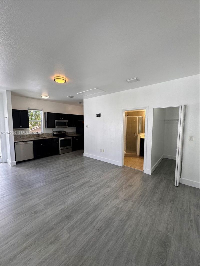 16934 SW 92nd St Cir , Unit Studio, Miami, FL 33196 Photo
