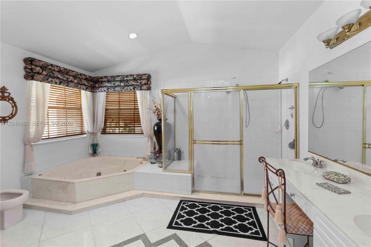 16048 NW 82nd Pl , Miami Lakes, FL 33016 Photo