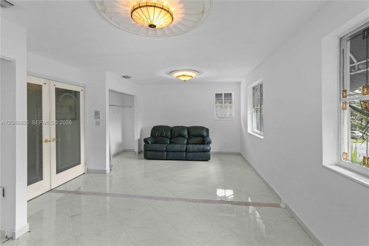 16048 NW 82nd Pl , Miami Lakes, FL 33016 Photo