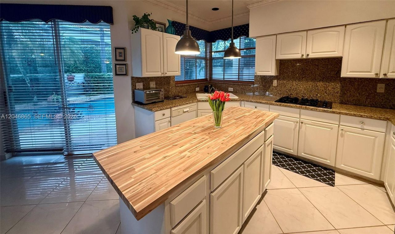 16048 NW 82nd Pl , Miami Lakes, FL 33016 Photo