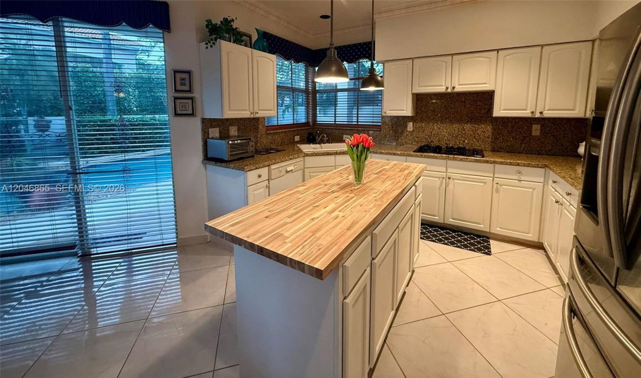 16048 NW 82nd Pl , Miami Lakes, FL 33016 Photo