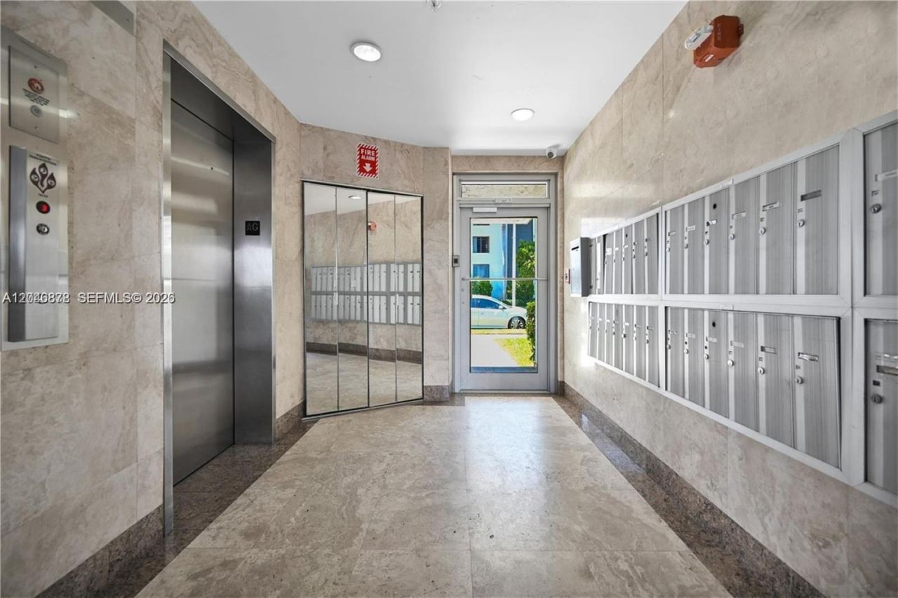 1345 West Ave , Unit 202, Miami Beach, FL 33139 Photo