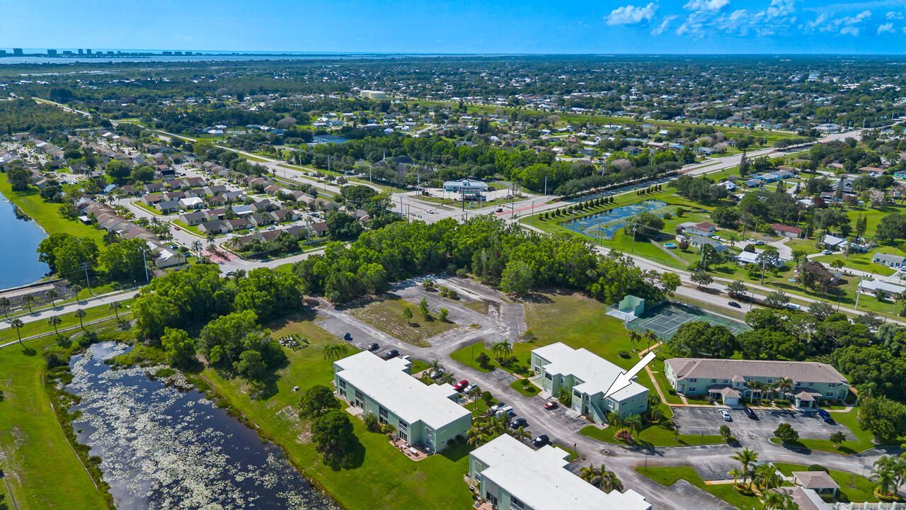 2127 SE Wild Meadow Circle, Port Saint Lucie, FL 34952 Photo