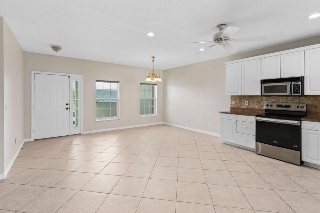 2127 SE Wild Meadow Circle, Port Saint Lucie, FL 34952 Photo