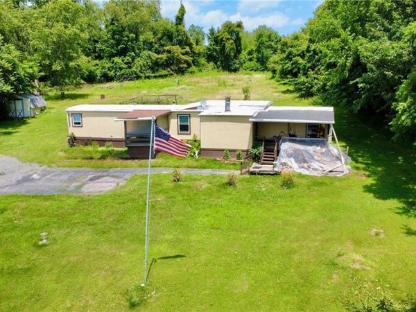 1238 Pinewood Rd, Irwin, PA 15642