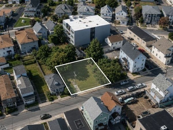 215 Washington Ave, Hackensack, NJ 07601