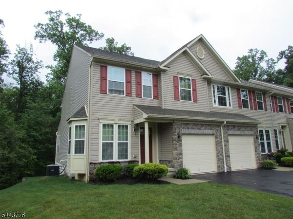51 Parkside Ln, Mine Hill, NJ 07803