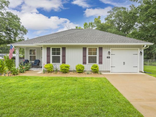 105 White Street, DeFuniak Springs, FL 32435