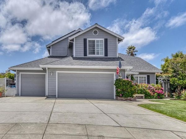 11 Newington Circle, Salinas, CA 93906