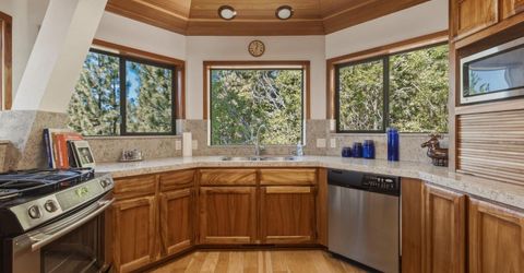 1641 Sherman Way, South Lake Tahoe, CA 96150 Photo