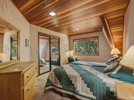 1641 Sherman Way, South Lake Tahoe, CA 96150 Photo