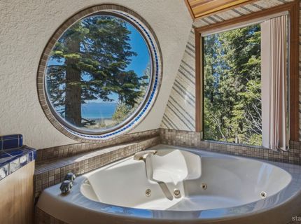 1641 Sherman Way, South Lake Tahoe, CA 96150 Photo
