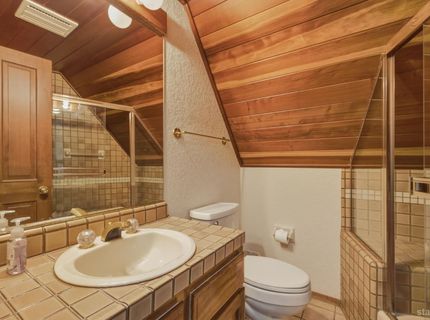 1641 Sherman Way, South Lake Tahoe, CA 96150 Photo