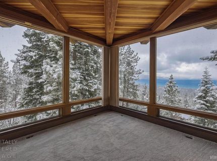 1641 Sherman Way, South Lake Tahoe, CA 96150 Photo