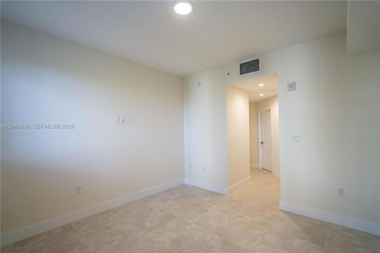 1091 Galiano St , Unit 404, Coral Gables, FL 33134 Photo
