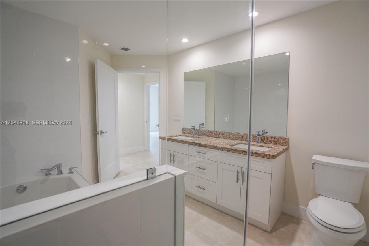 1091 Galiano St , Unit 404, Coral Gables, FL 33134 Photo