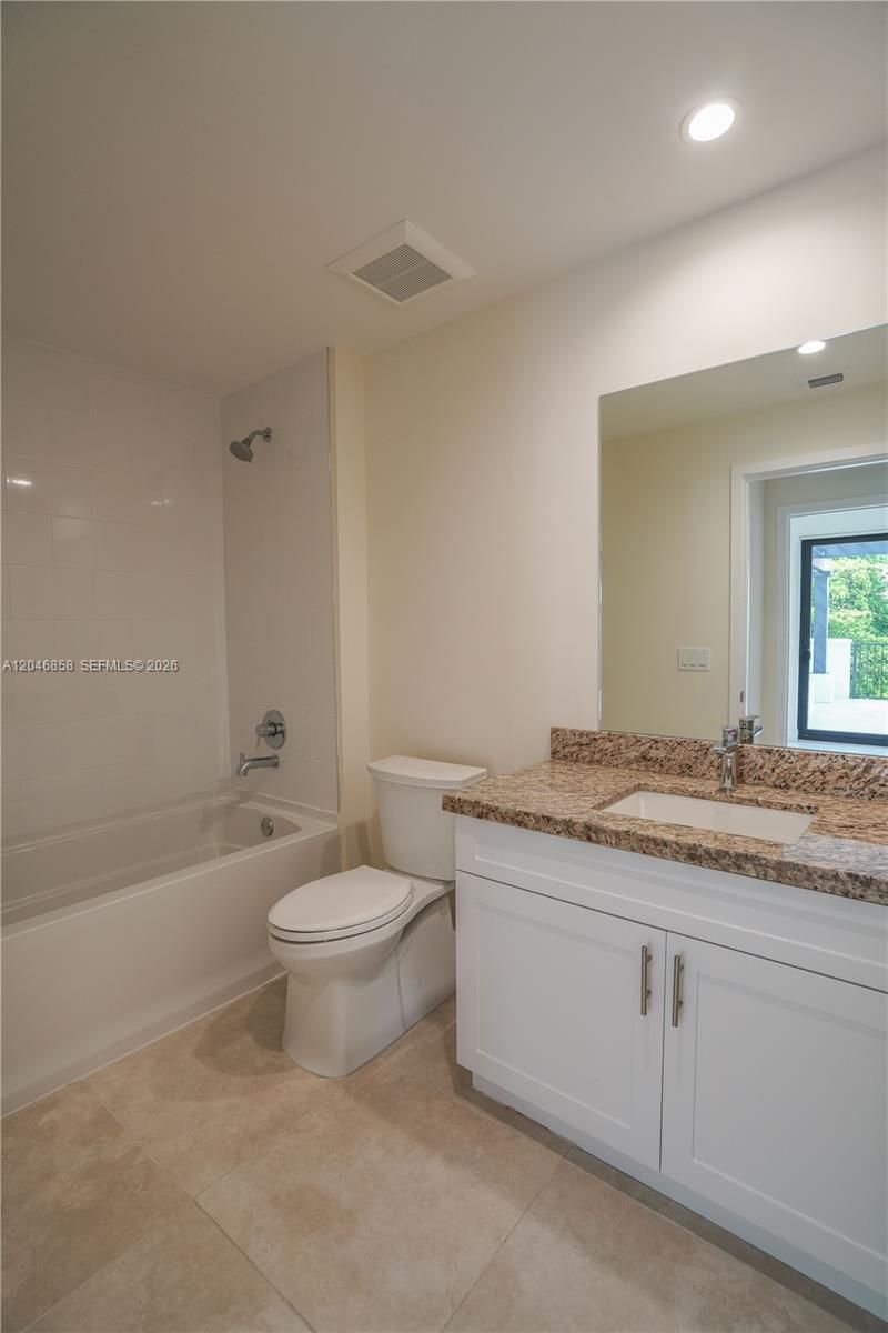1091 Galiano St , Unit 404, Coral Gables, FL 33134 Photo