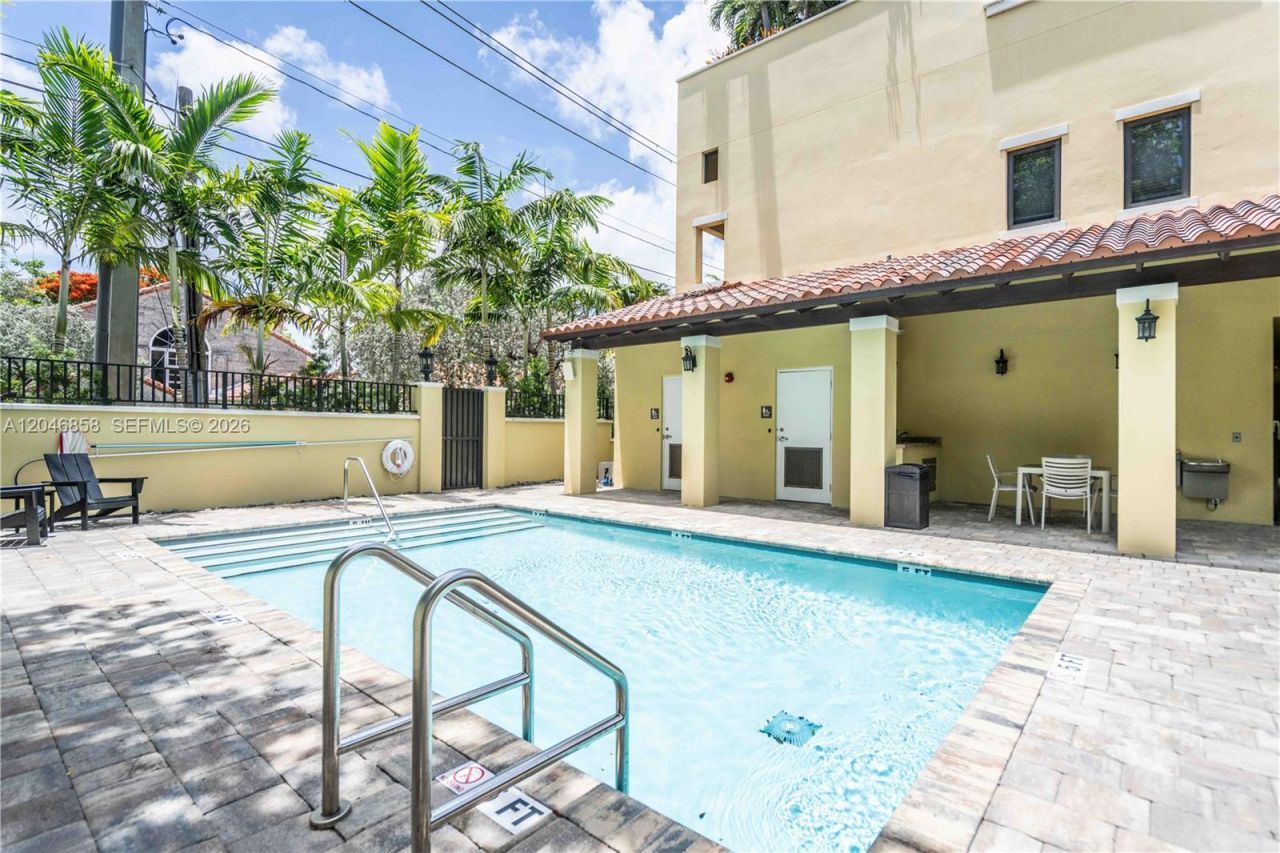 1091 Galiano St , Unit 404, Coral Gables, FL 33134 Photo