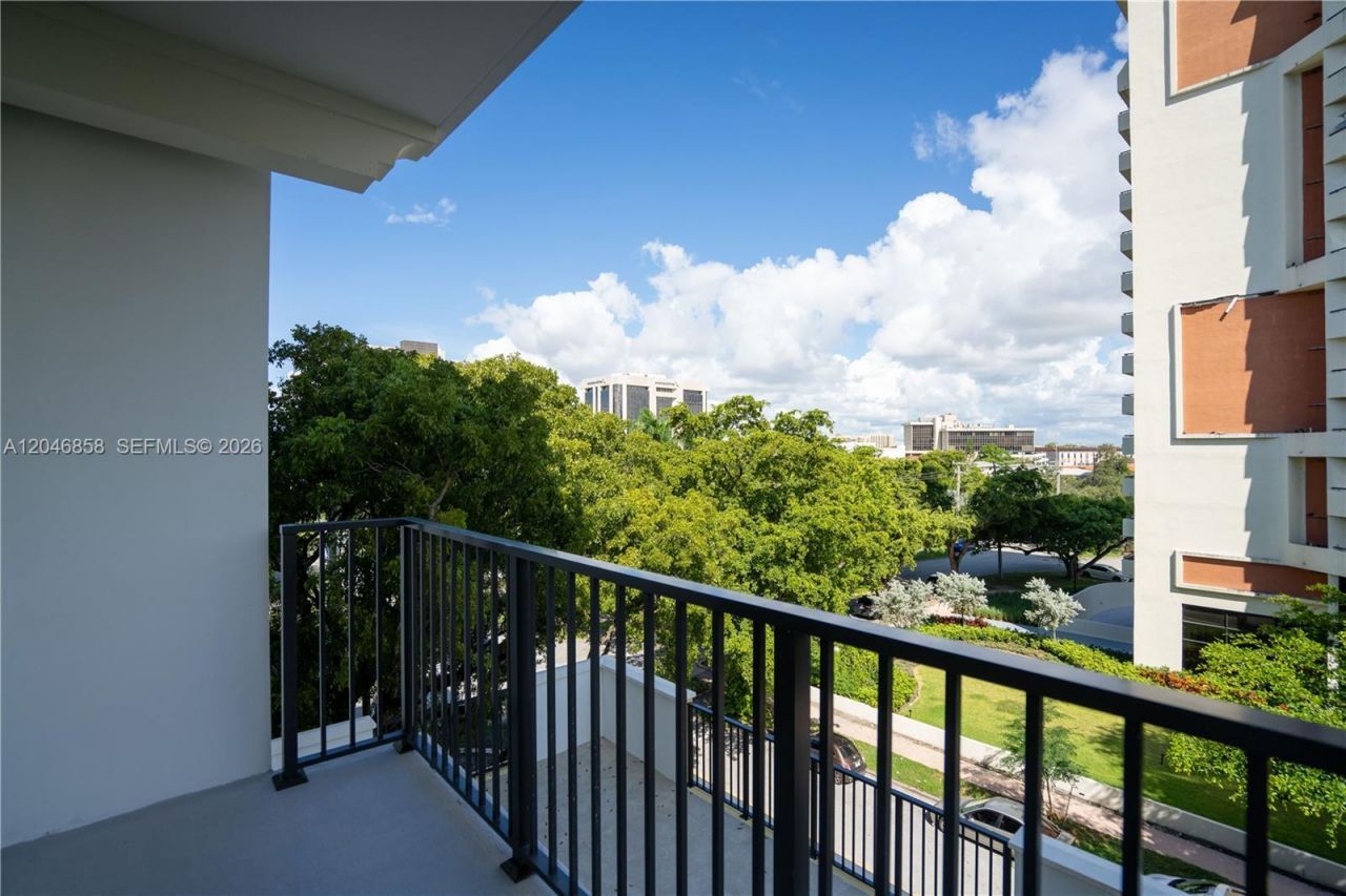 1091 Galiano St , Unit 404, Coral Gables, FL 33134 Photo