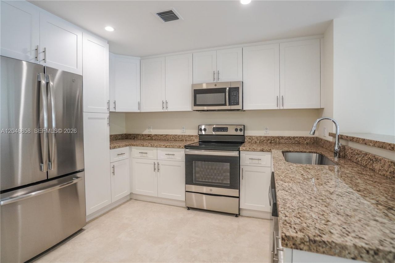 1091 Galiano St , Unit 404, Coral Gables, FL 33134 Photo