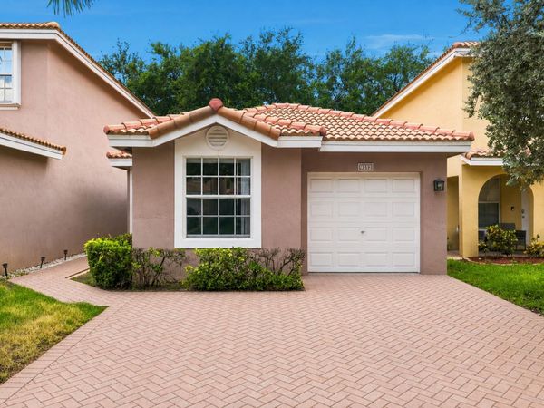 9312 NW 54th Street, Unit 9312, Sunrise, FL 33351