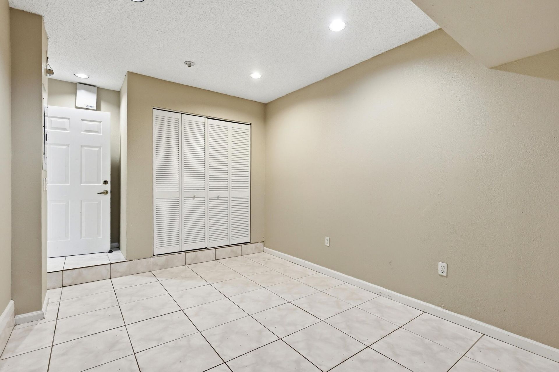 9312 NW 54th Street, Unit 9312, Sunrise, FL 33351 Photo