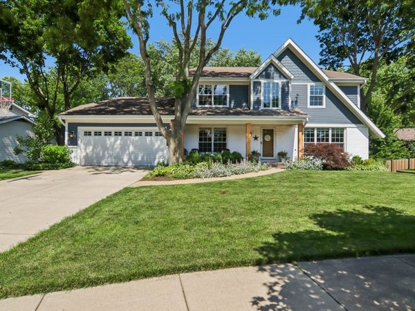1204 Parliament Court , Libertyville, IL 60048