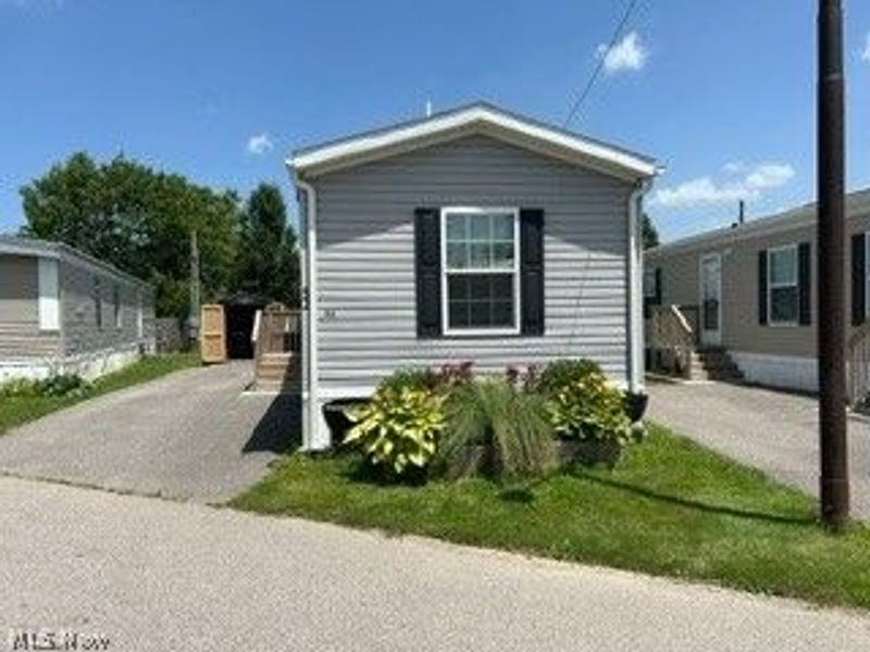 12860 Mayfield Rd, Unit 52, Chardon, OH 44024 Photo 2