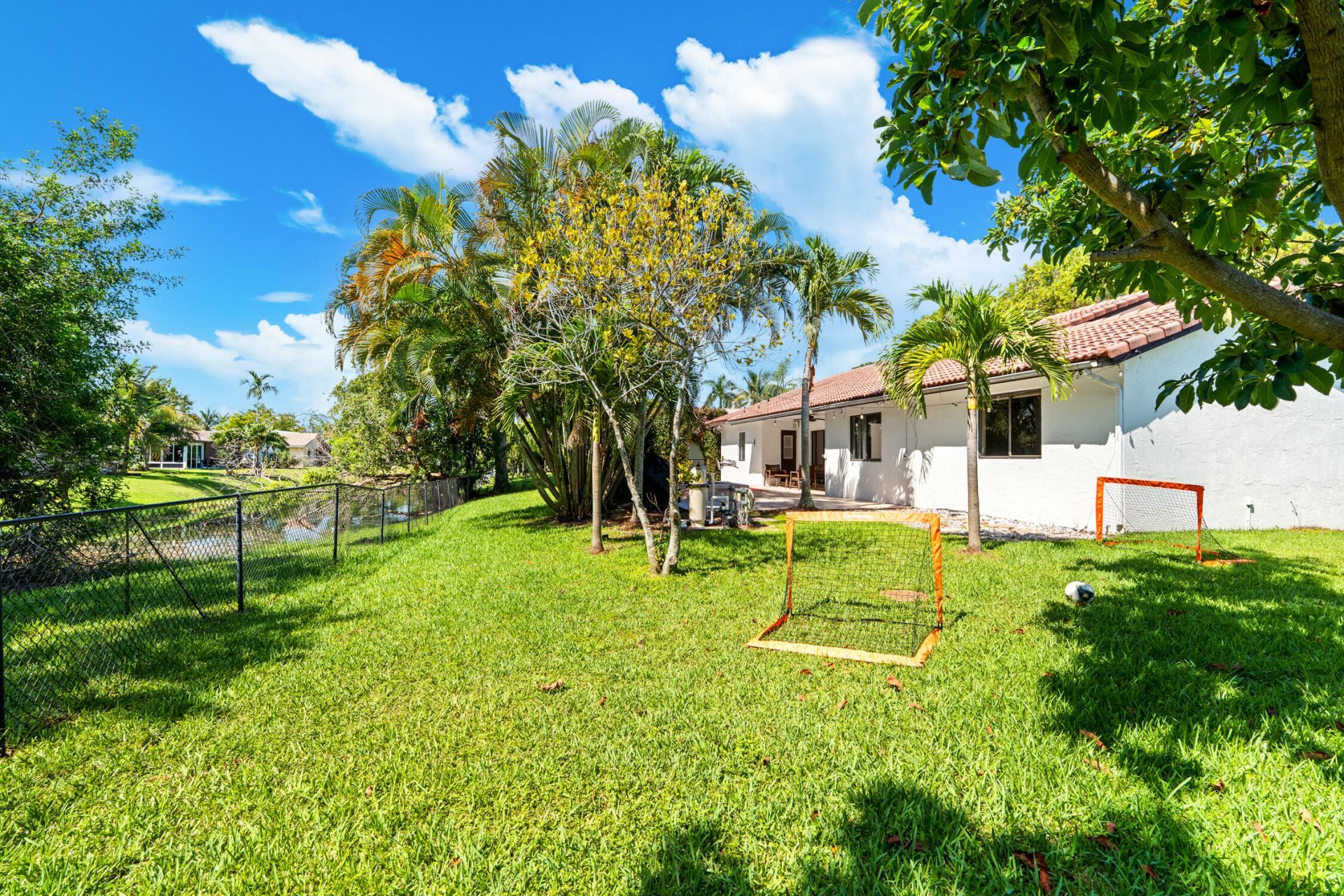 1912 NW 77th Avenue, Margate, FL 33063 Photo