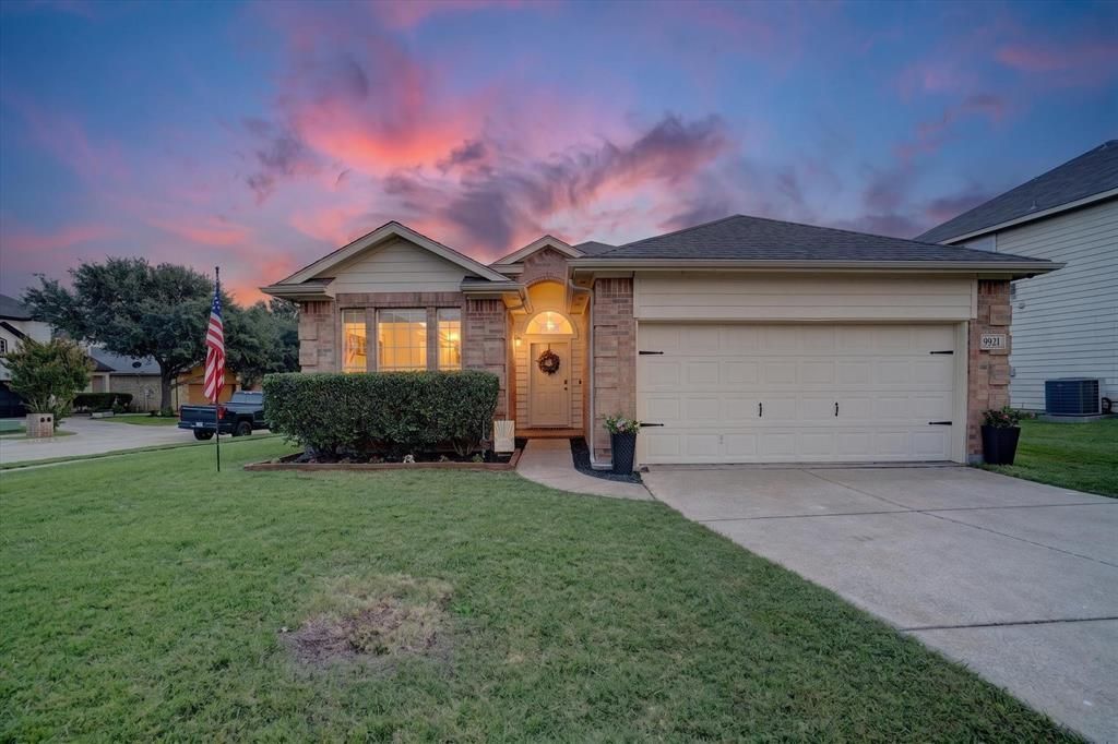 9921 Henna Lane, Fort Worth, TX 76108 Main Photo