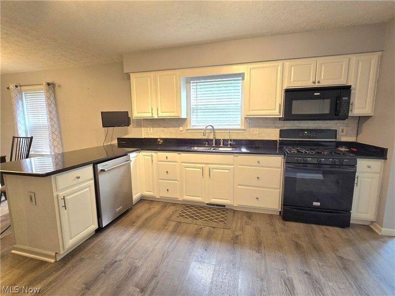 1742 Steese Road, Green, OH 44685 Photo 13