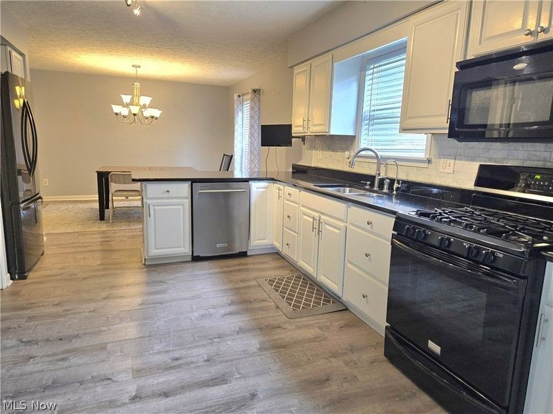 1742 Steese Road, Green, OH 44685 Photo 15