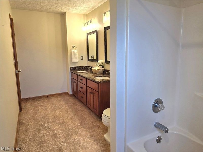 1742 Steese Road, Green, OH 44685 Photo 25