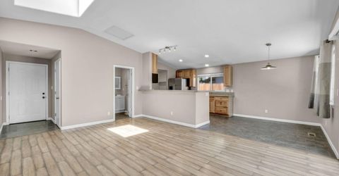 801 E York Way, Sparks, NV 89434 Photo