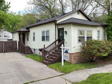 909 N Granger Street, Saginaw, MI 48602