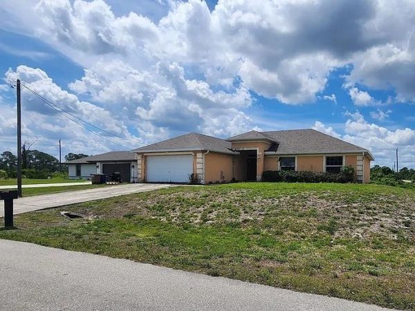 2505 W 56th Street , Other Florida, FL 33971