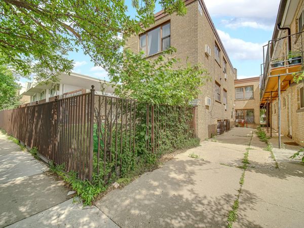 2620 W Foster Avenue , Unit 1, Chicago, IL 60625