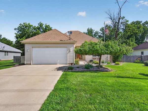 878 W Kennedy Road , Braidwood, IL 60408