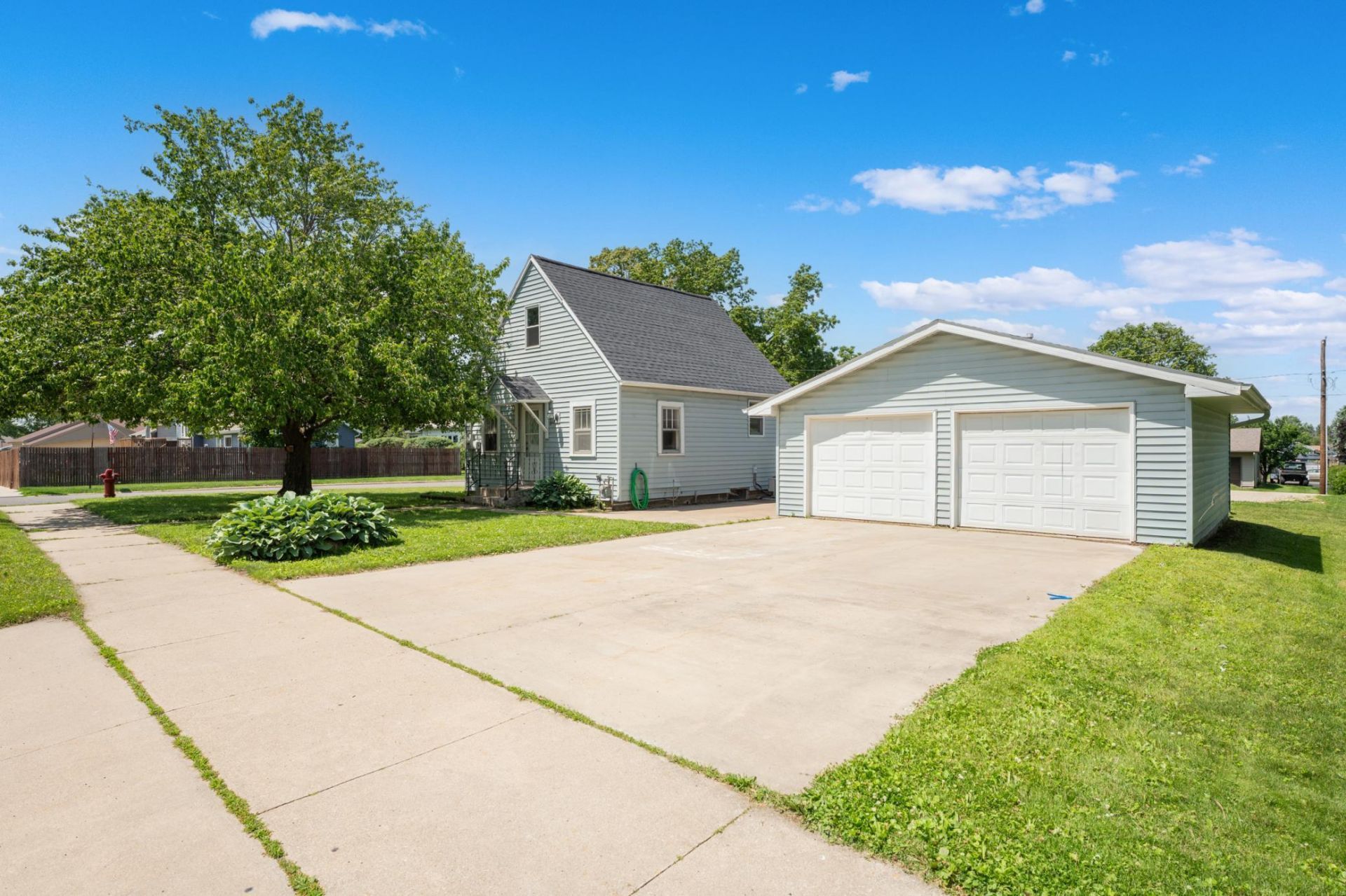 210 2nd Avenue NE, Plainview, MN 55964