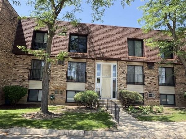 183 N Waters Edge Drive W, Unit 301, Glendale Heights, IL 60139