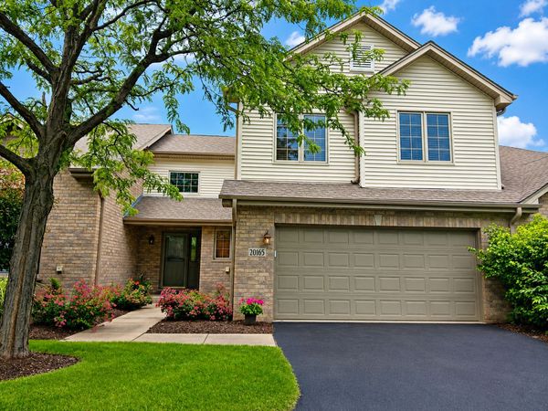 20165 Crystal Lake Way, Frankfort, IL 60423