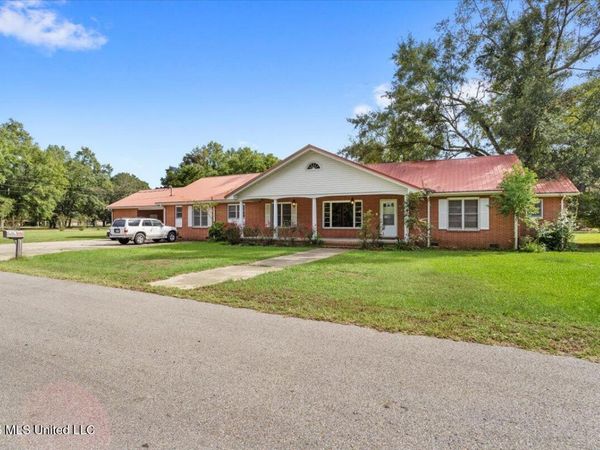 140 Myrtle Street, Taylorsville, MS 39168