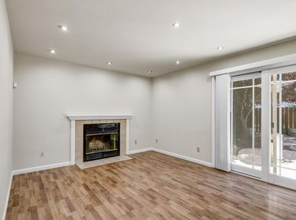 6932 Springmont Dr, Elk Grove, CA 95758 Photo