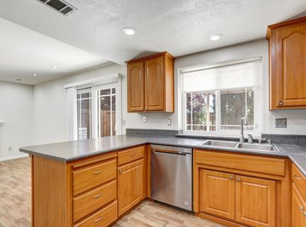 6932 Springmont Dr, Elk Grove, CA 95758 Photo