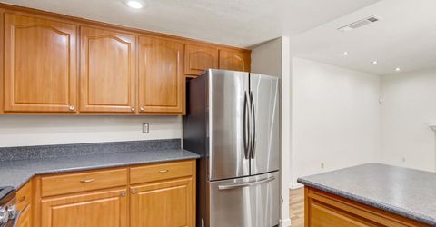 6932 Springmont Dr, Elk Grove, CA 95758 Photo
