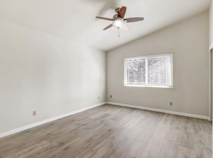 6932 Springmont Dr, Elk Grove, CA 95758 Photo