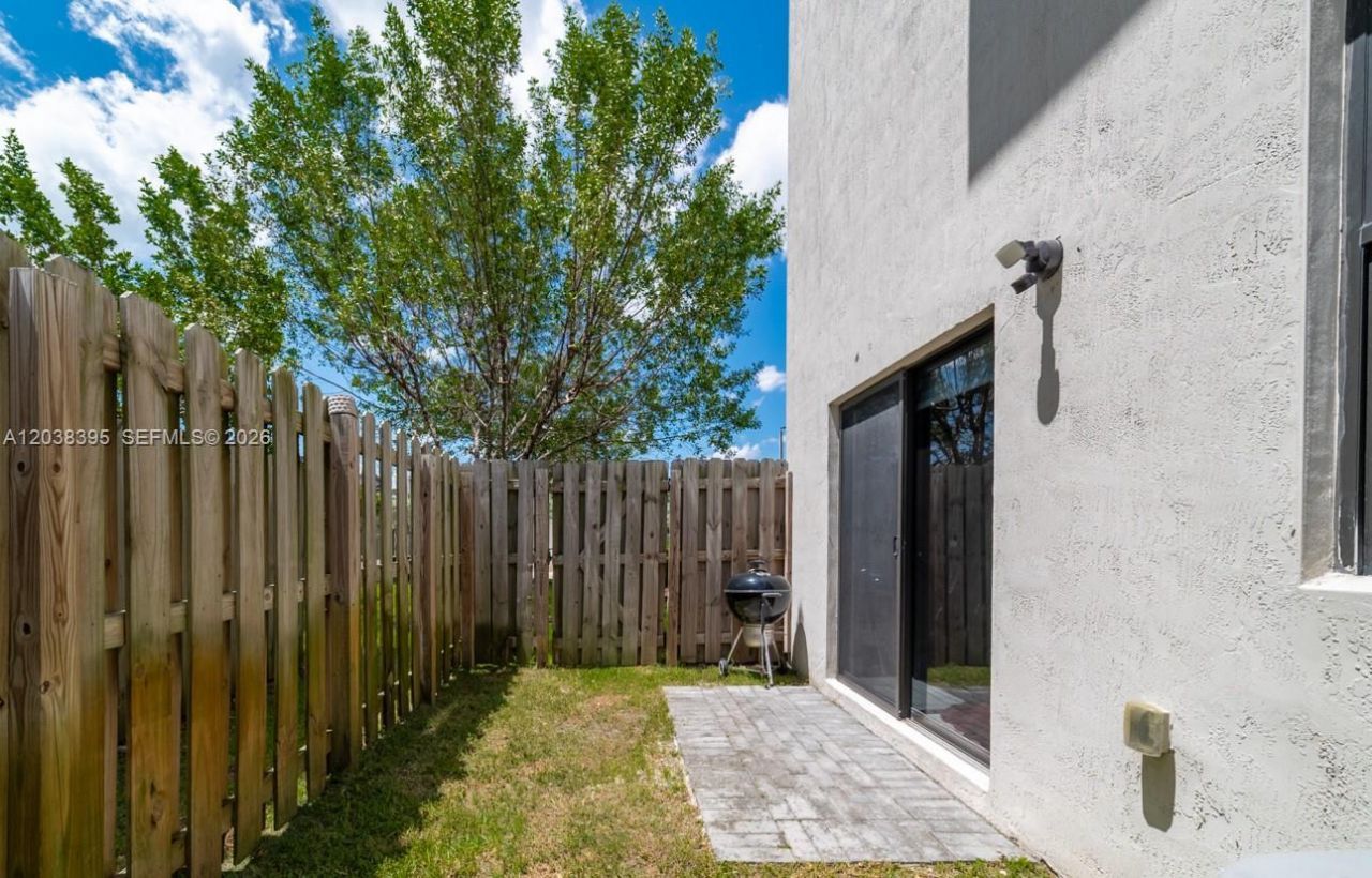 10443 NW 82nd St , Unit 8, Doral, FL 33178 Photo