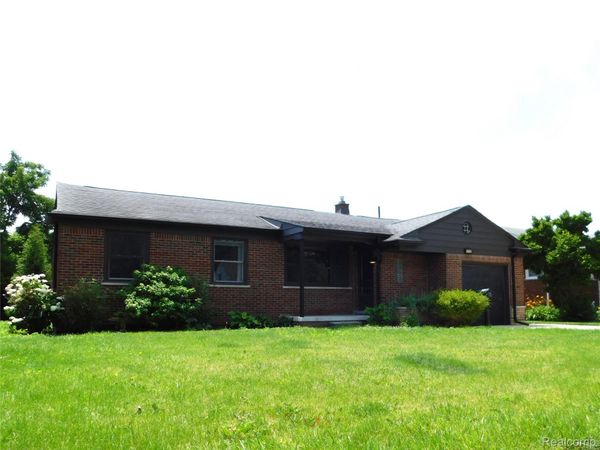 16740 College, Fraser, Mi 48026